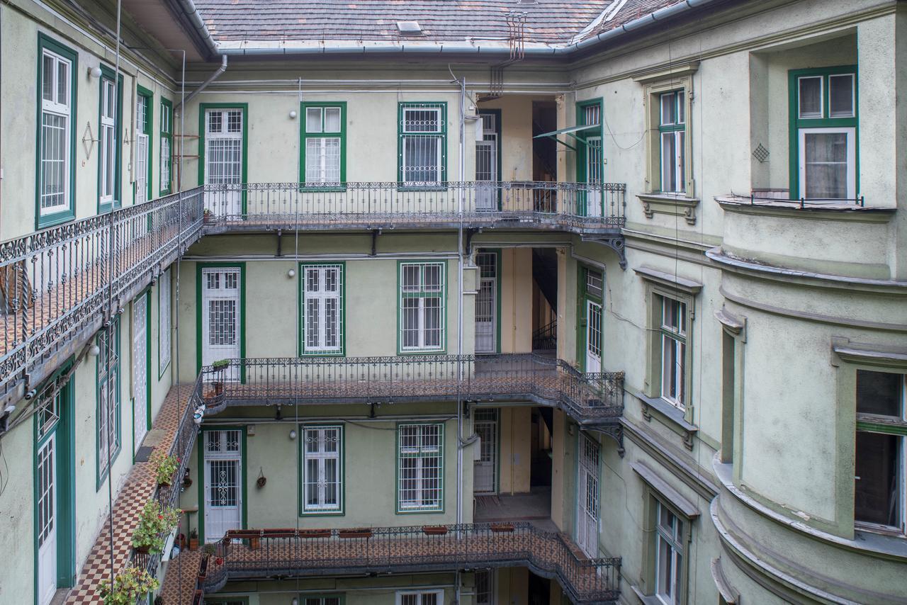 Nine Trees Apartment Budapeste Exterior foto
